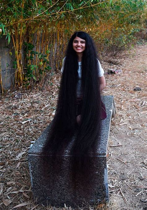 The longest hair also belongs to a resident of China. Xie Qiuping (photo 2) raised them from the age of 13. By the age of 45, it turned out to be 5 m 63 cm. Among teenagers, the longest hair is a girl from India, Nilanshi Patel (photo 3). By her 16th birthday (it was in 2018), measurements showed 1.7 m. 15 cm is added every year.